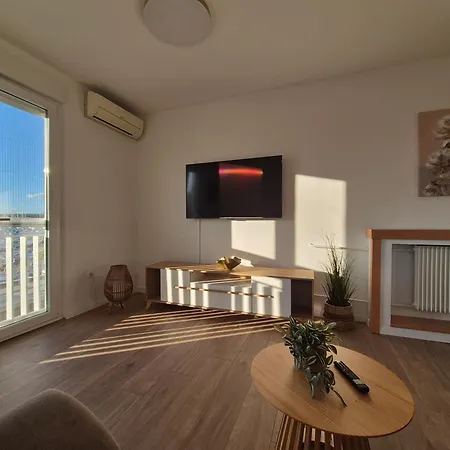 Seaview Apartman *