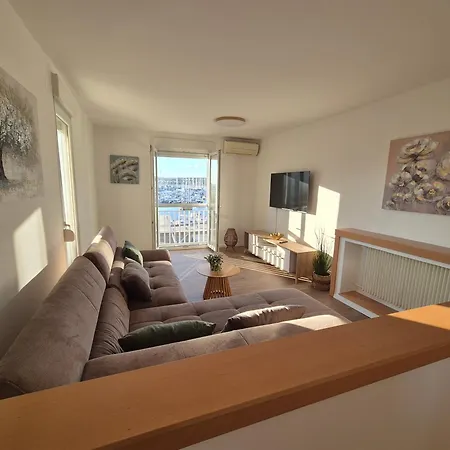 Seaview Apartman *