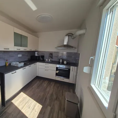 Seaview Apartament *
